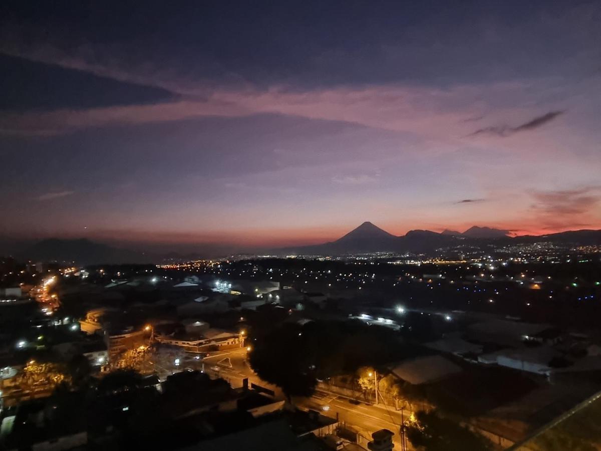 Amazing Volcano Views In Front Of Airport Guatemala Exterior foto